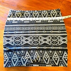 H&M Mini skirt size small black and white